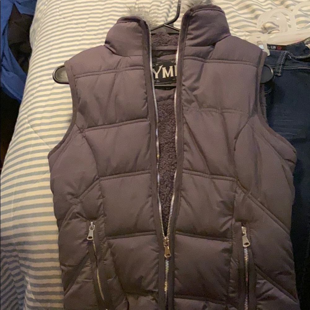 Light gray vest